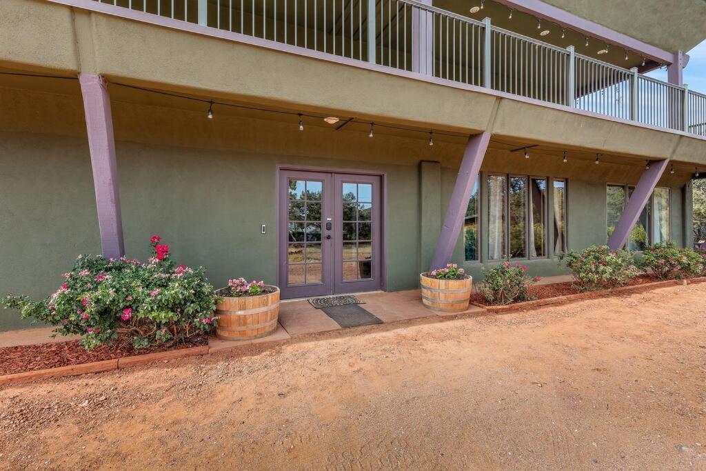 Close To Fresh Creek! Sleeps 12 ~ Amazing Views W/Serene Open Space ~ Hot Tub + Game Room ~ Trails Outside เซโดนา ภายนอก รูปภาพ