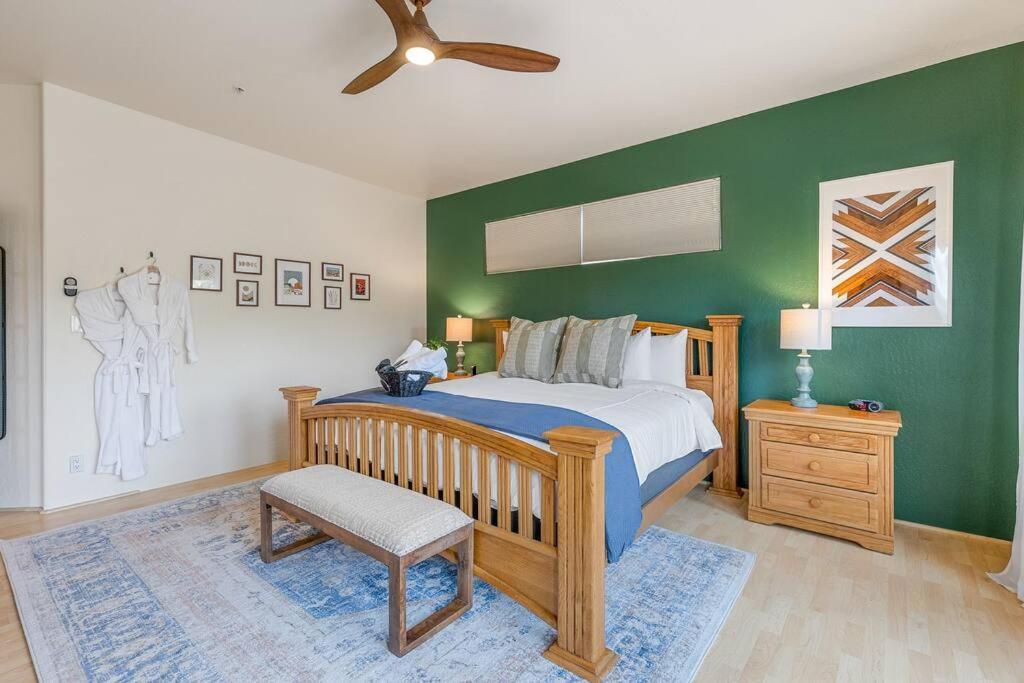 Close To Fresh Creek! Sleeps 12 ~ Amazing Views W/Serene Open Space ~ Hot Tub + Game Room ~ Trails Outside เซโดนา ภายนอก รูปภาพ